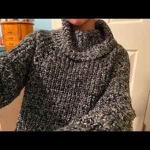 Kendall & Kylie turtleneck sweater